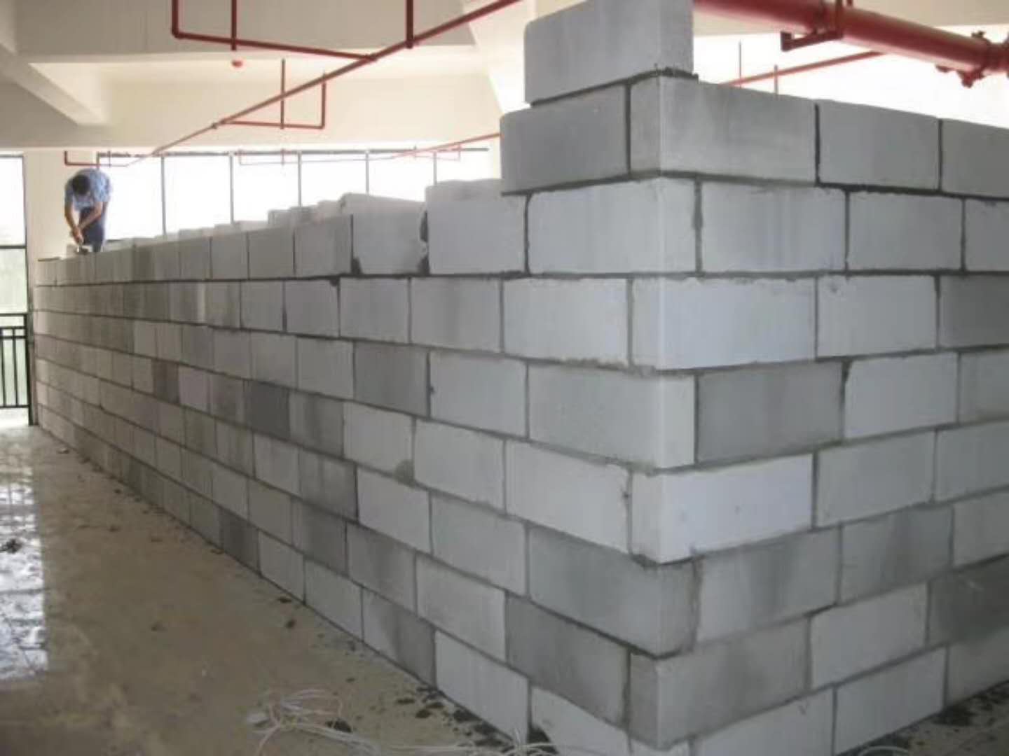安龙蒸压加气混凝土砌块承重墙静力和抗震性能的研究